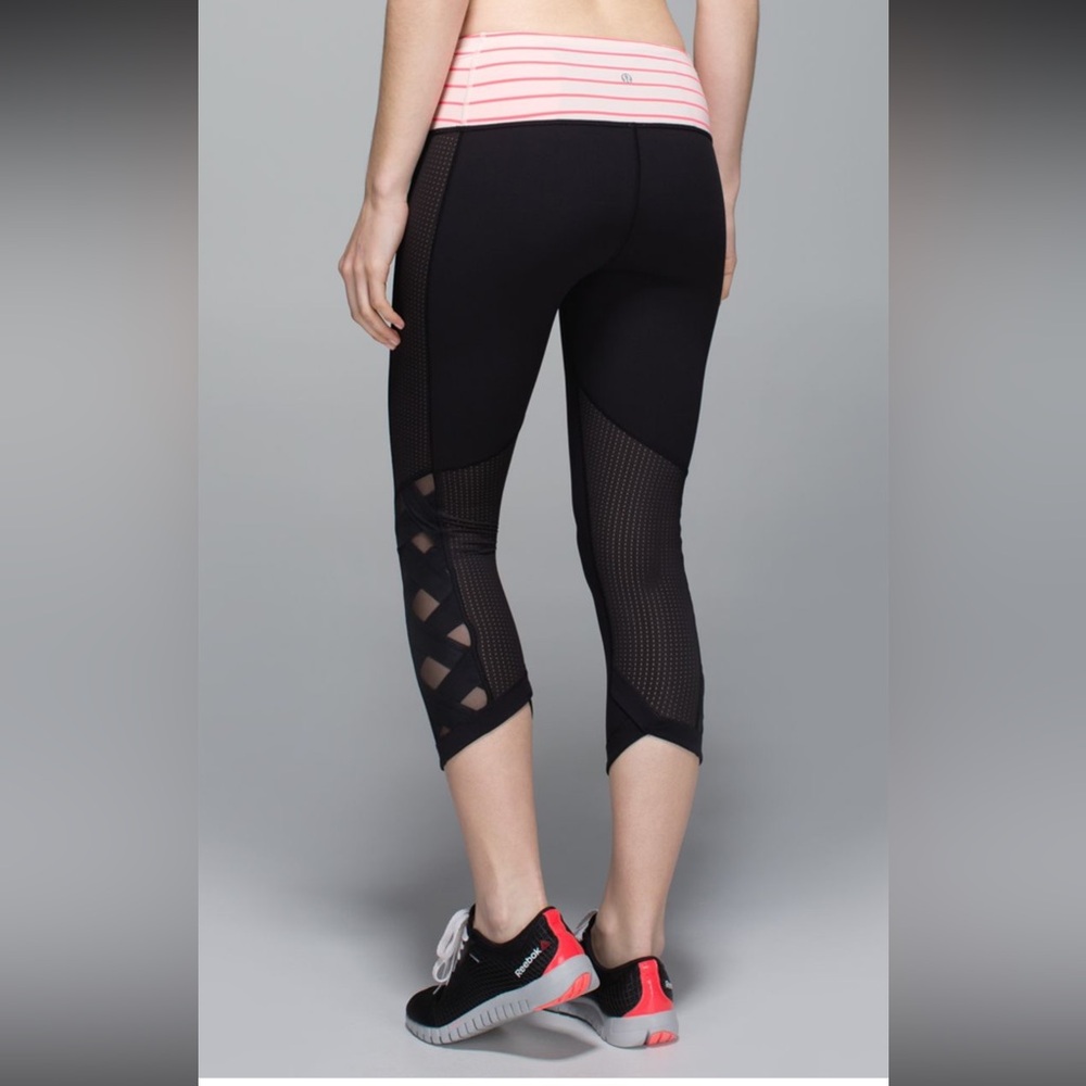 EUC Lululemon Var-City Crop size 4 Black Stripe Butter Pink Electric Coral 🍋